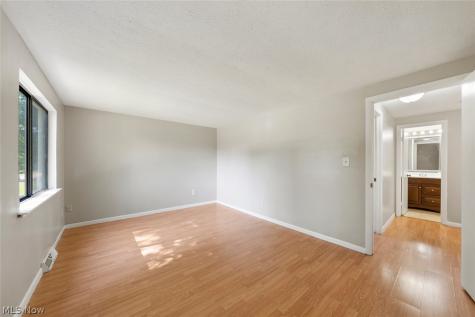 9588 Fernwood Drive Olmsted Falls OH 44138