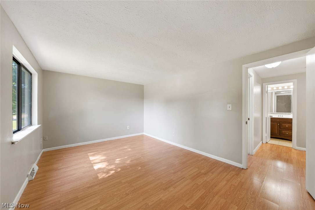 9588 Fernwood Drive Olmsted Falls OH 44138