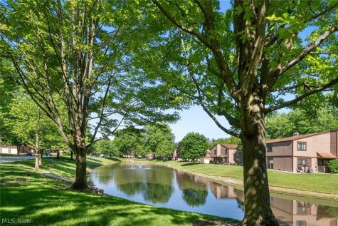 9588 Fernwood Drive Olmsted Falls OH 44138