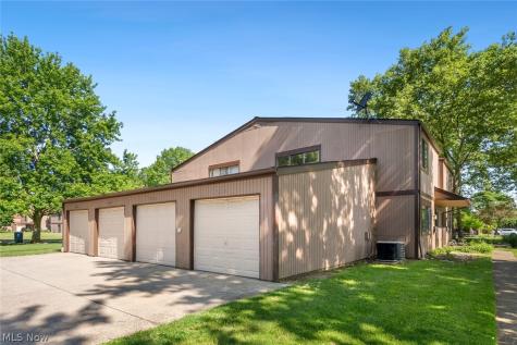 9588 Fernwood Drive Olmsted Falls OH 44138