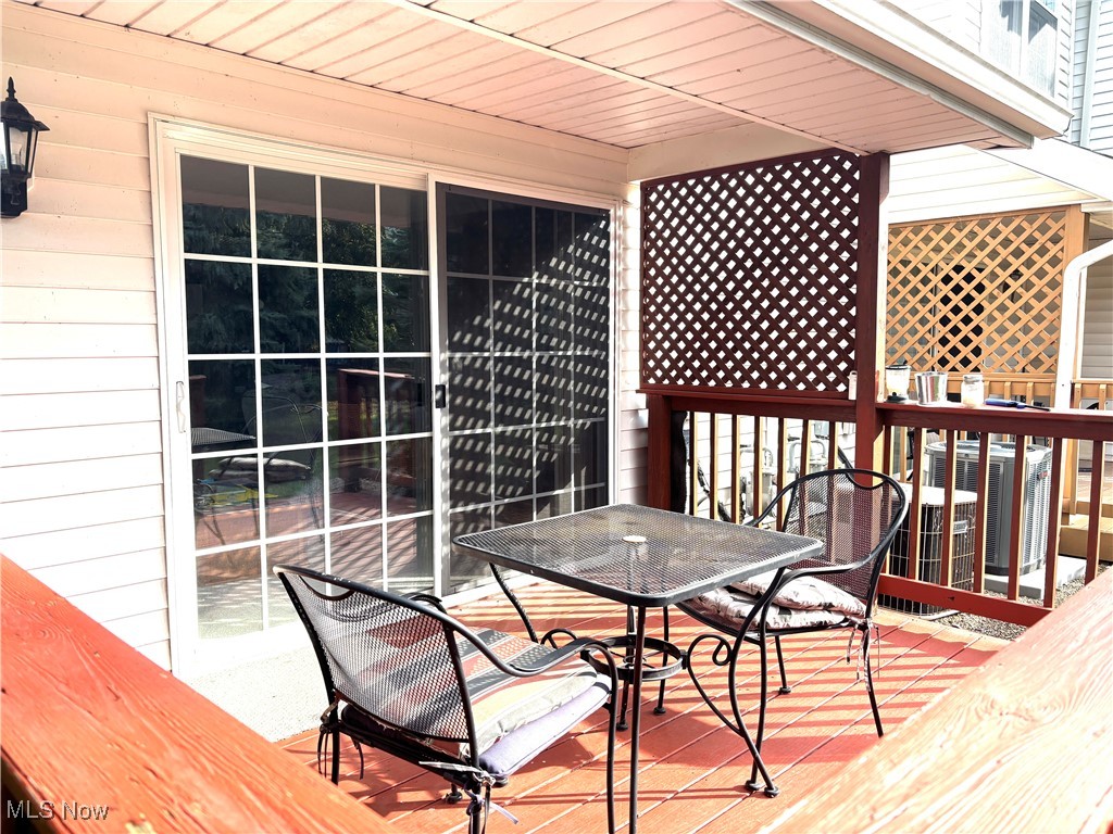 6736 Rockridge Court Middleburg Heights OH 44130