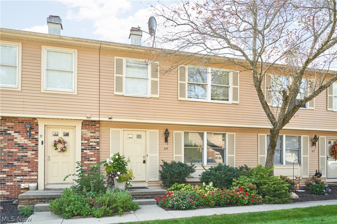 69 Quaker Ridge Drive Akron OH 44313
