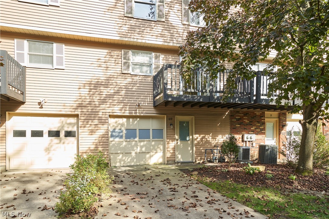 69 Quaker Ridge Drive Akron OH 44313