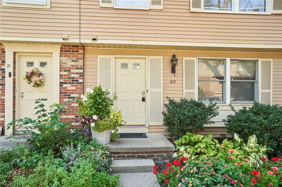 69 Quaker Ridge Drive Akron OH 44313