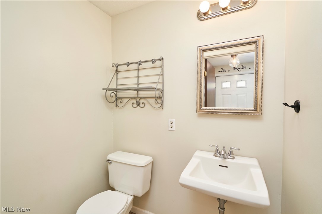 69 Quaker Ridge Drive Akron OH 44313