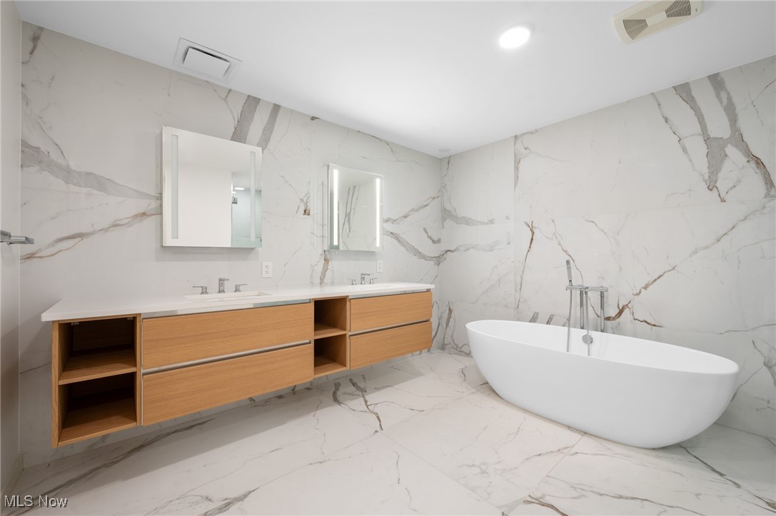 22700 Lake Road Rocky River OH 44116