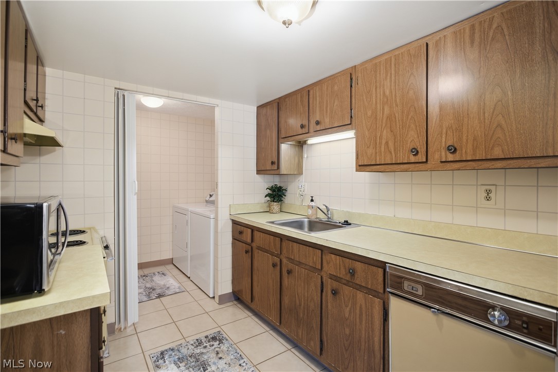 6895 Carriage Hill Drive Brecksville OH 44141