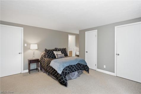 6895 Carriage Hill Drive Brecksville OH 44141