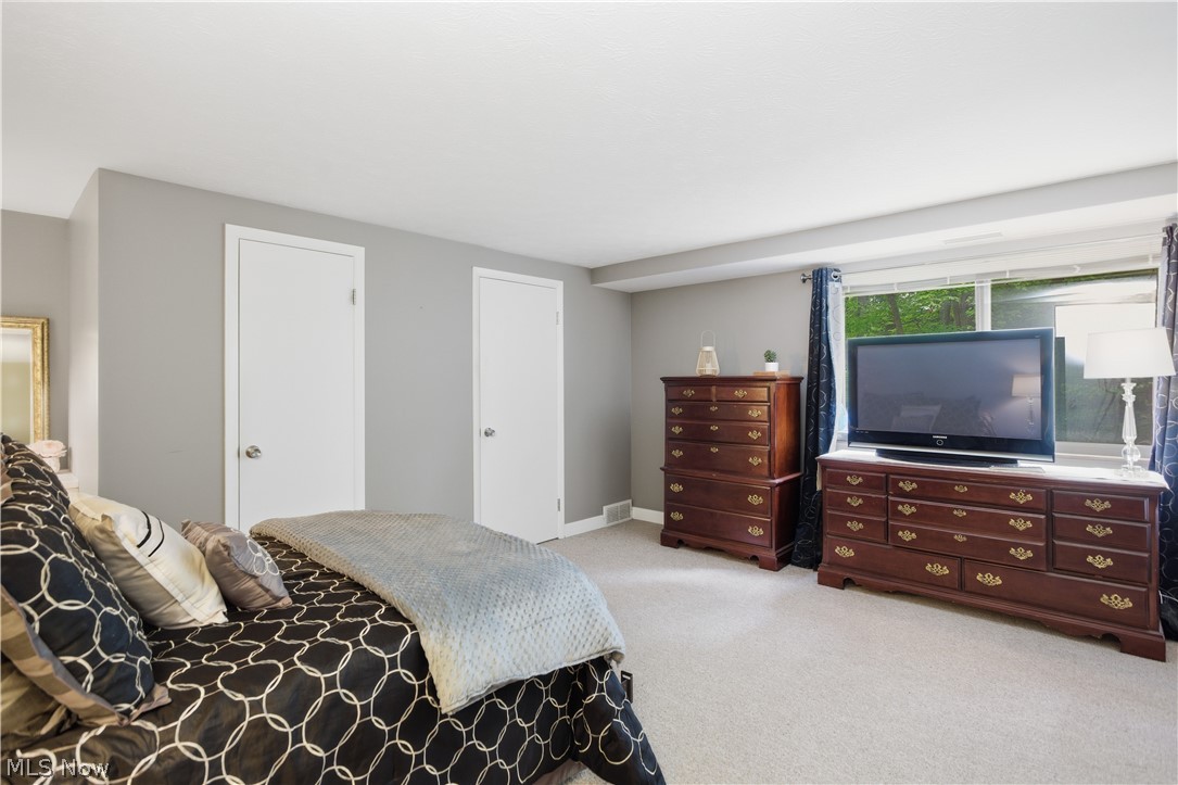 6895 Carriage Hill Drive Brecksville OH 44141