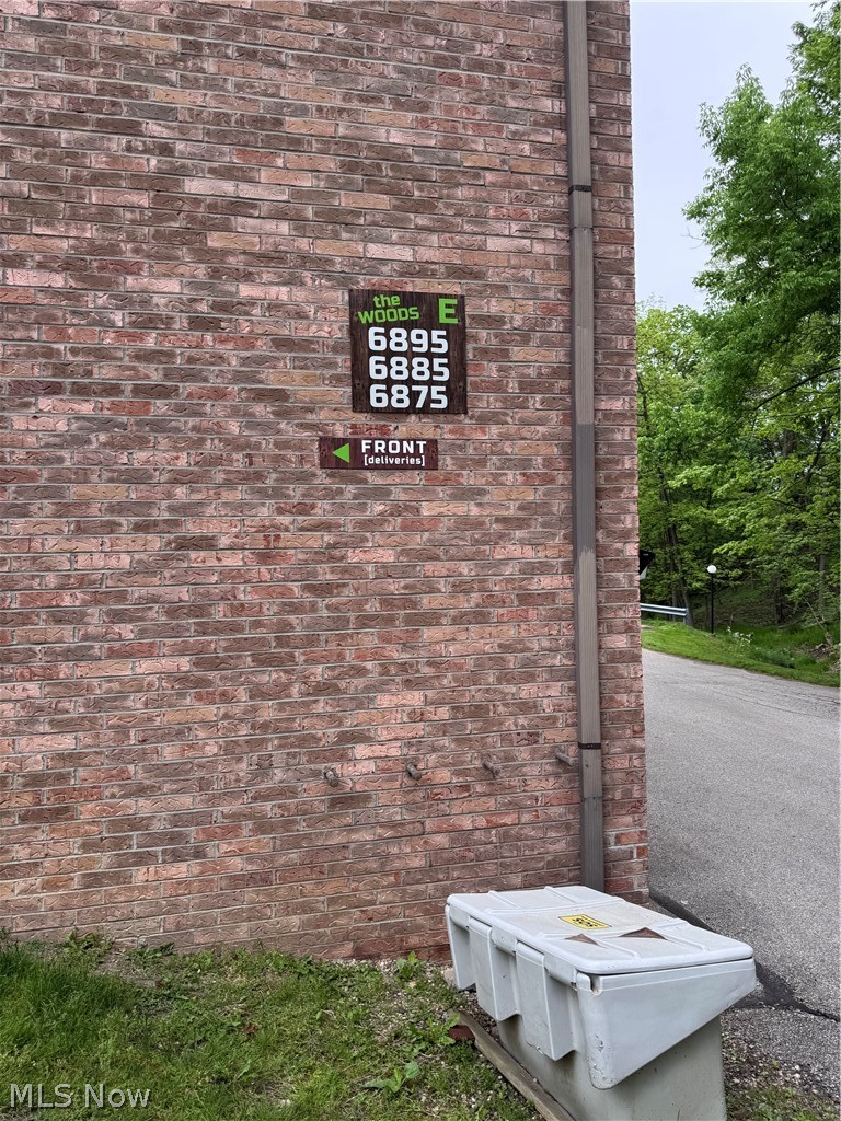 6895 Carriage Hill Drive Brecksville OH 44141