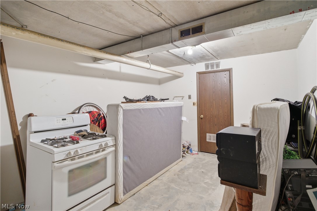 6895 Carriage Hill Drive Brecksville OH 44141