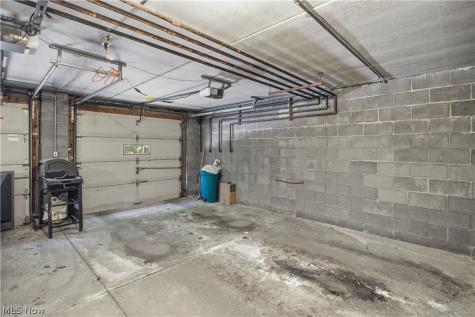 6895 Carriage Hill Drive Brecksville OH 44141
