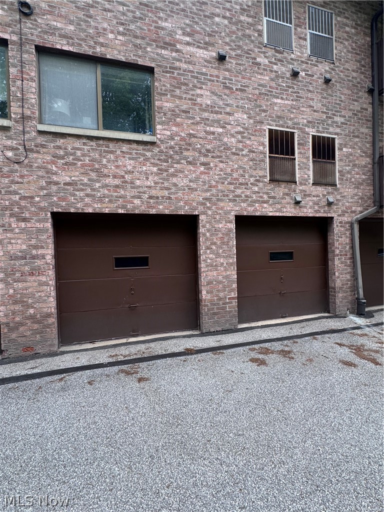 6895 Carriage Hill Drive Brecksville OH 44141