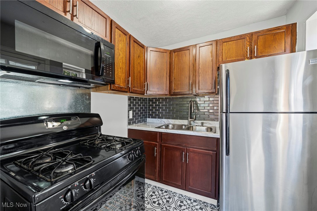 422 Clearview Drive Euclid OH 44123