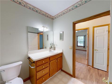 285 Village Drive Seven Hills OH 44131