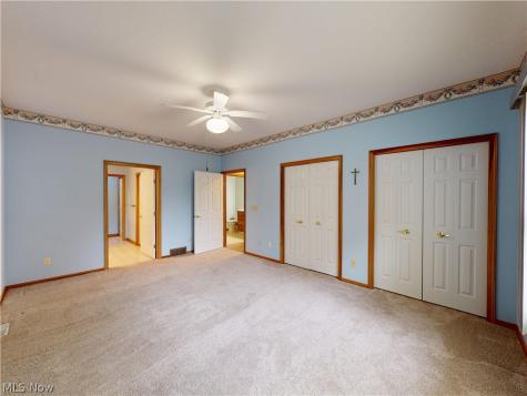 285 Village Drive Seven Hills OH 44131