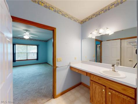 285 Village Drive Seven Hills OH 44131