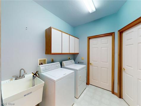 285 Village Drive Seven Hills OH 44131