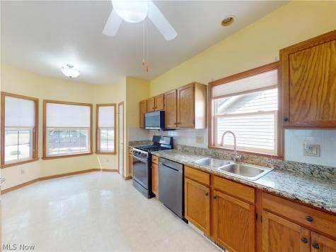 285 Village Drive Seven Hills OH 44131