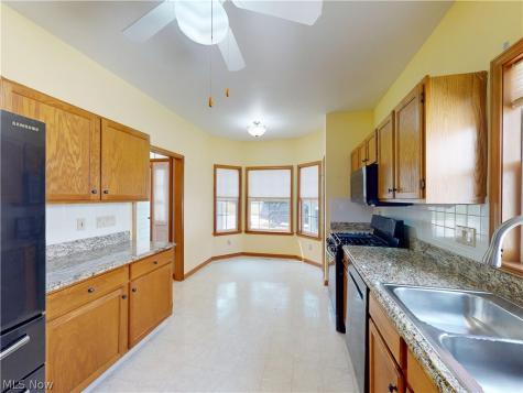 285 Village Drive Seven Hills OH 44131