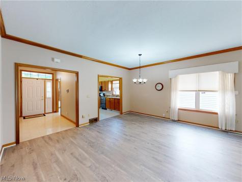 285 Village Drive Seven Hills OH 44131