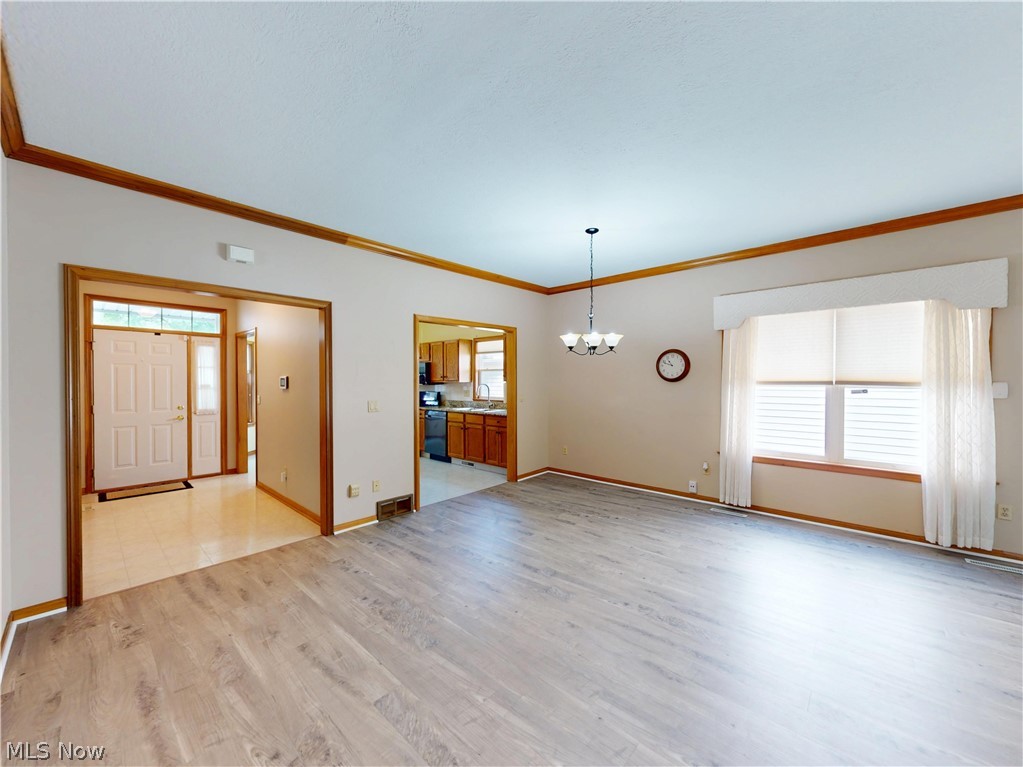 285 Village Drive Seven Hills OH 44131