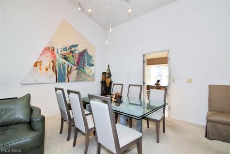 3264 Richmond Road Beachwood OH 44122