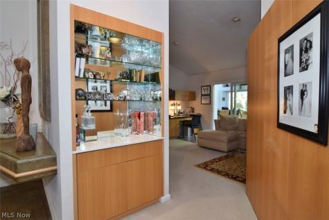 3264 Richmond Road Beachwood OH 44122