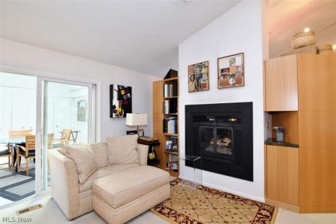 3264 Richmond Road Beachwood OH 44122