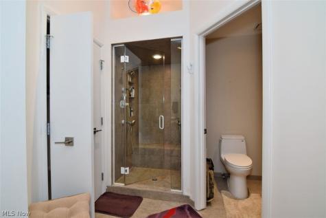 3264 Richmond Road Beachwood OH 44122