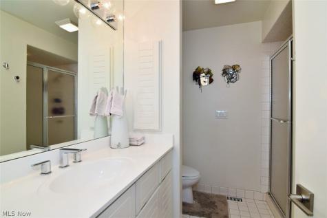 3264 Richmond Road Beachwood OH 44122