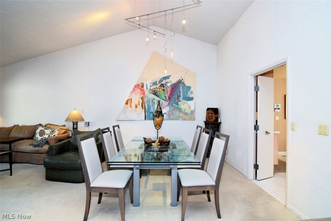 3264 Richmond Road Beachwood OH 44122