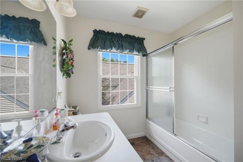 26 Hudson Common Drive Hudson OH 44236