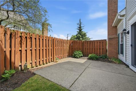 26 Hudson Common Drive Hudson OH 44236