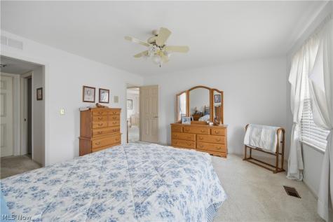 26 Hudson Common Drive Hudson OH 44236