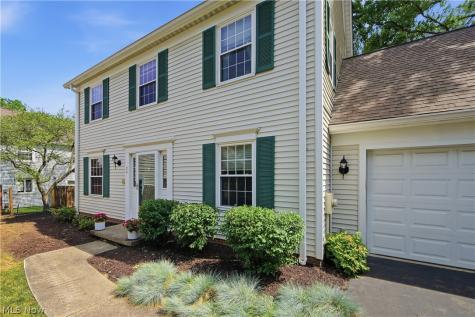 26 Hudson Common Drive Hudson OH 44236