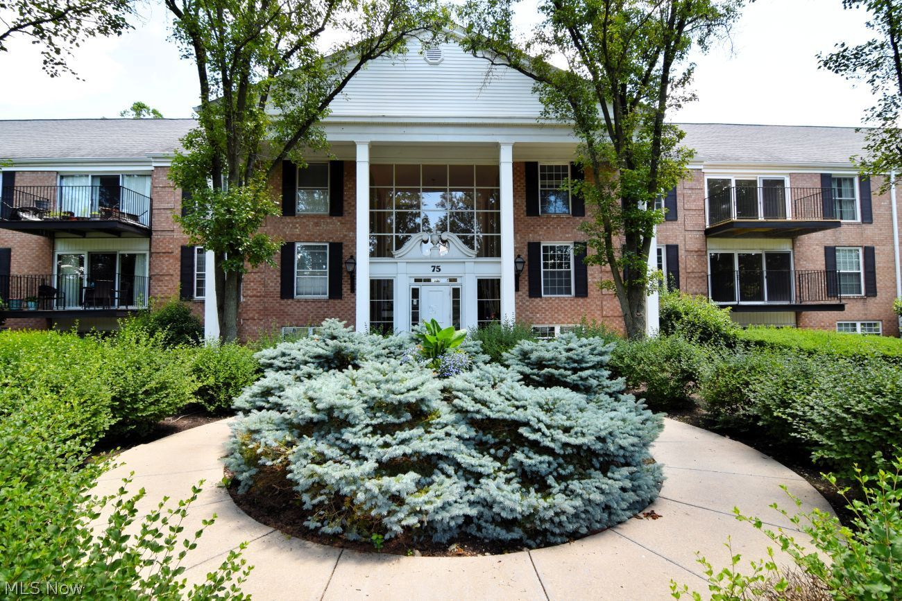 Hudson OH, 75 Atterbury Boulevard, Unit 214