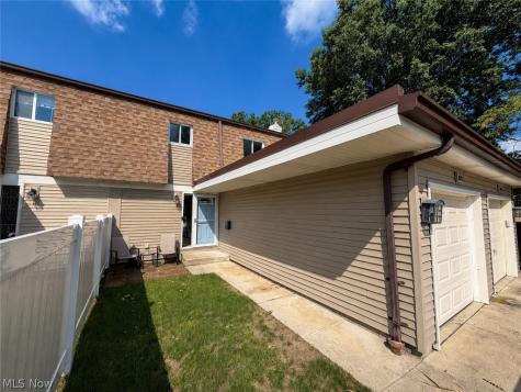 9274 Willow Lane Olmsted Falls OH 44138