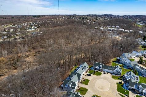 7770 Arbor Way Parma OH 44134