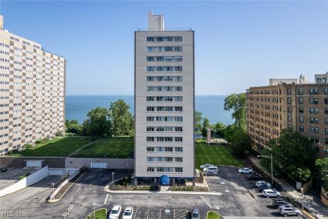 12520 Edgewater Drive Lakewood OH 44107
