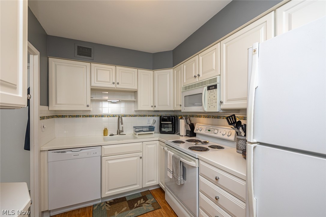 12520 Edgewater Drive Lakewood OH 44107