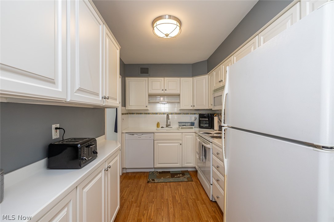 12520 Edgewater Drive Lakewood OH 44107