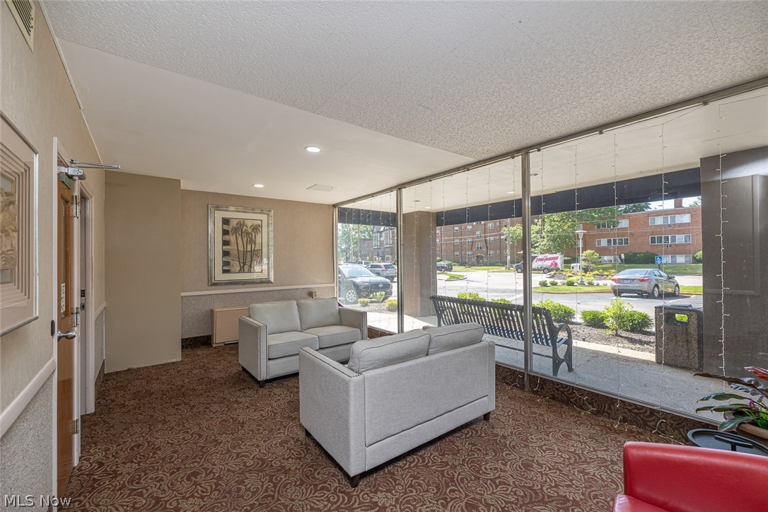 12520 Edgewater Drive Lakewood OH 44107