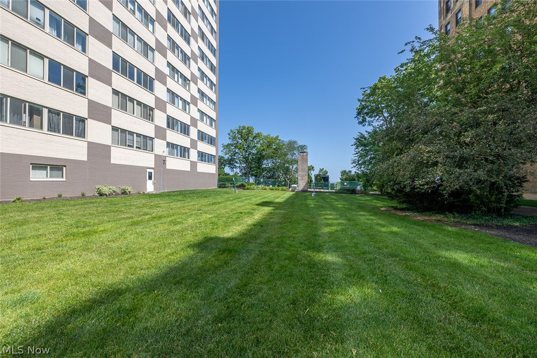 12520 Edgewater Drive Lakewood OH 44107