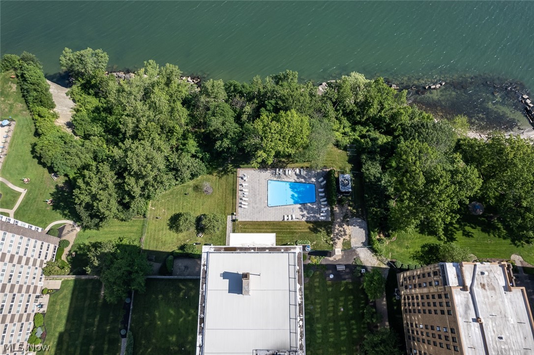 12520 Edgewater Drive Lakewood OH 44107