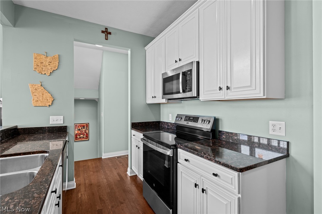 187 Seaview Drive Willowick OH 44095