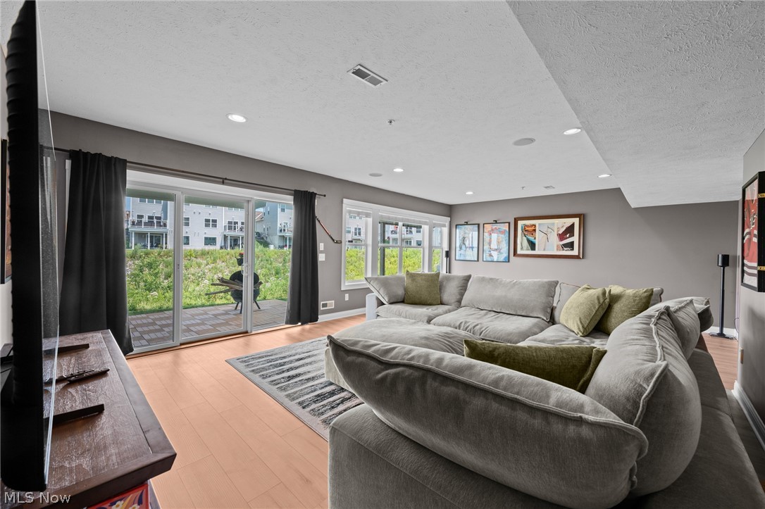 187 Seaview Drive Willowick OH 44095