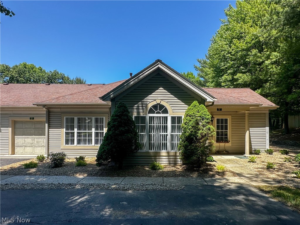 7 Woodland Chase Boulevard Niles OH 44446