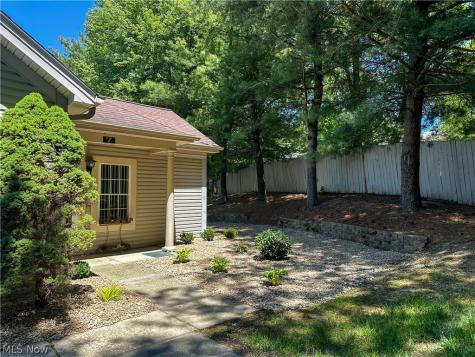 7 Woodland Chase Boulevard Niles OH 44446