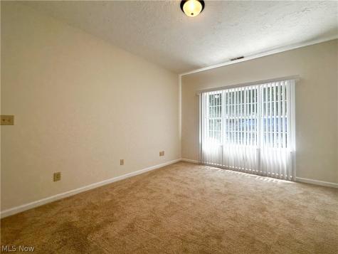 7 Woodland Chase Boulevard Niles OH 44446